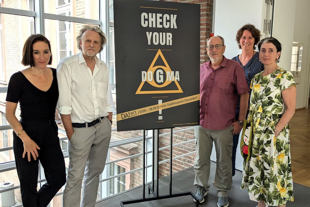 (v.l) Eva Creutz (DA!), Heinz Hachel, Kunstbüro Düsseldorf, Hans-Joachim Horn (DA!), Ricarda Hinz (DA!) und Adelheid Wich (DA!) im Stadtmuseum Düsseldorf / Foto: Victor Scholz