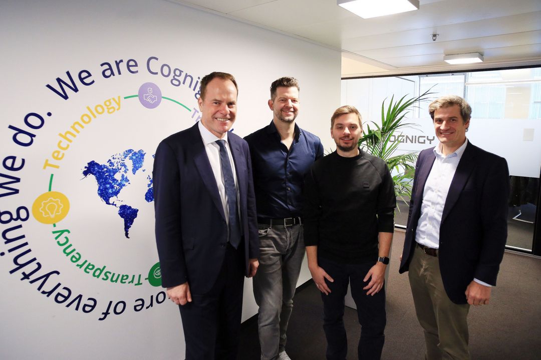 Besuch bei Cognigy (v.l.): OB Dr. Stephan Keller, Philipp Heltewig und Benjamin Mayr, Co-Founder Cognigy, und Wirtschaftsdezernent Christian Zaum © Landeshauptstadt Düsseldorf/Ingo Lammert 