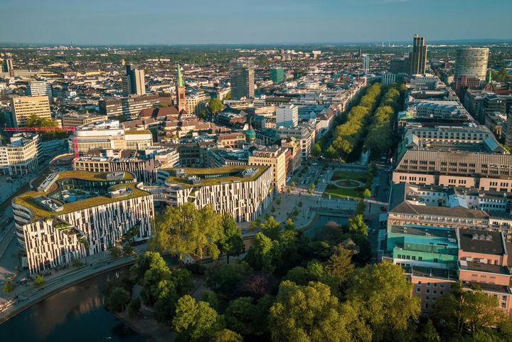 Düsseldorf / Foto: Artem Zasypalov, 2022, unsplash