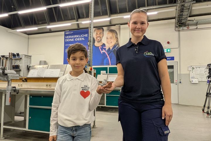 GEA spendet 500.000 Euro an „Ein Herz für Kinder“ und fördert damit die Bekämpfung von Kinderarmut, unterstützt Bildungs- und Forschungsprojekte für die jüngste Generation. / Foto: GEA Foundation GEA spendet 500.000 Euro an „Ein Herz für Kinder“ und fördert damit die Bekämpfung von Kinderarmut, unterstützt Bildungs- und Forschungsprojekte für die jüngste Generation. / Foto: GEA Foundation