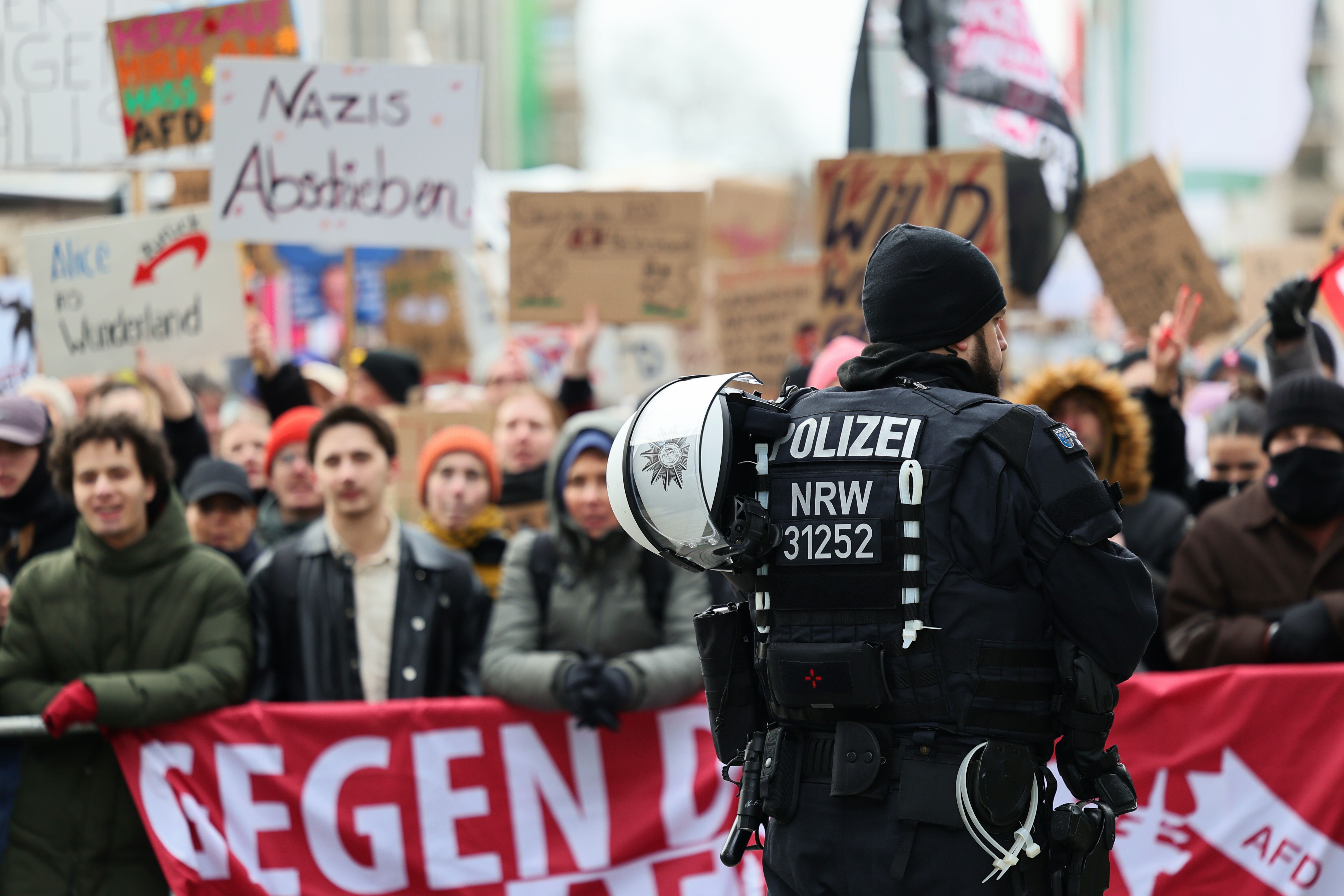 Impressionen von der Demo gegen AFD am 15.02.2025 in Düsseldorf / Foto: Klaus von Jackelmann