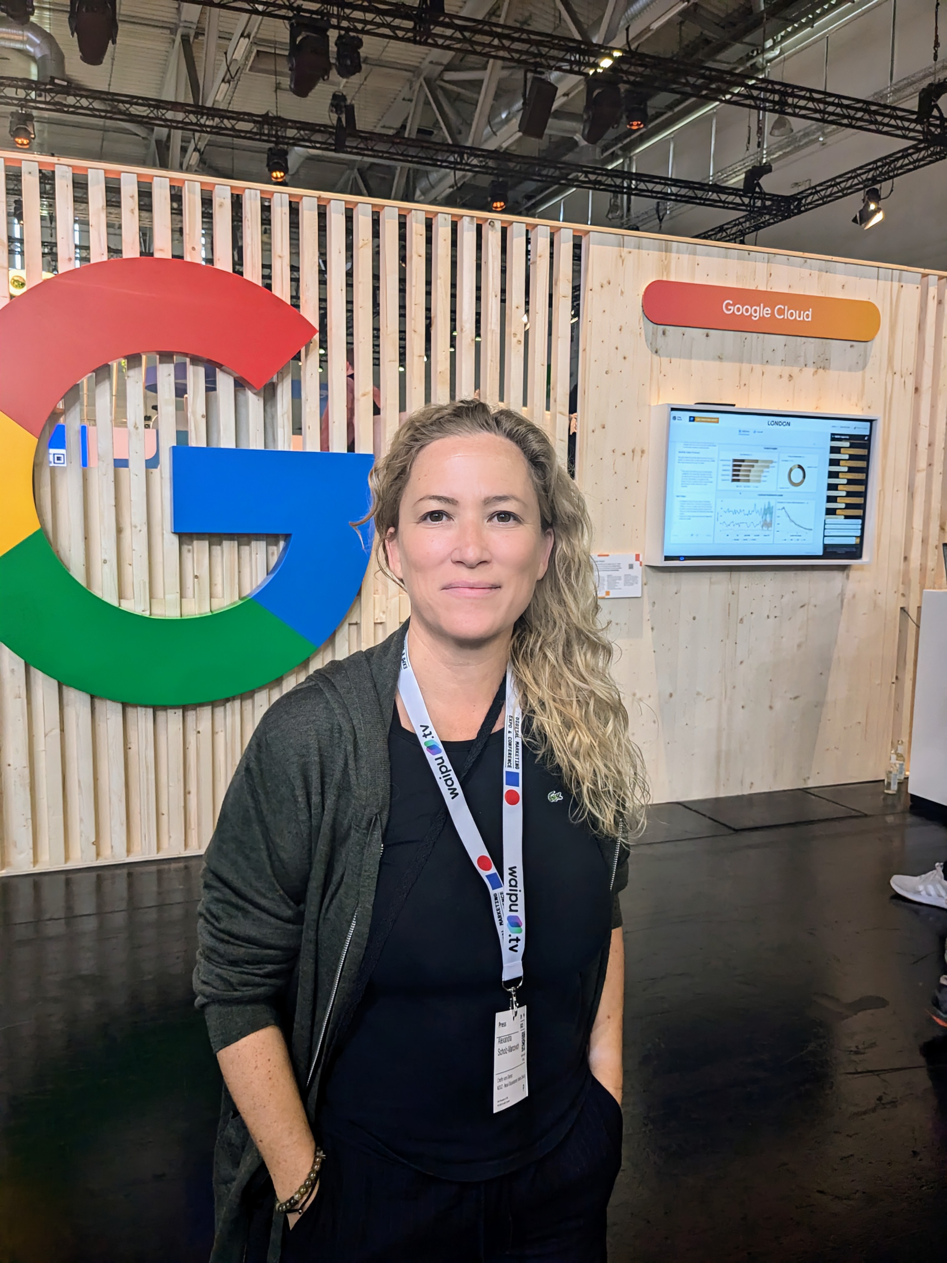 Alexandra Scholz-Marcovich, Chefin vom Dienst NDOZ - Neue Düsseldorfer online Zeitung vor der Google Masterclass auf der DMEXCO 2024, Kölnmesse / Foto: NDOZ